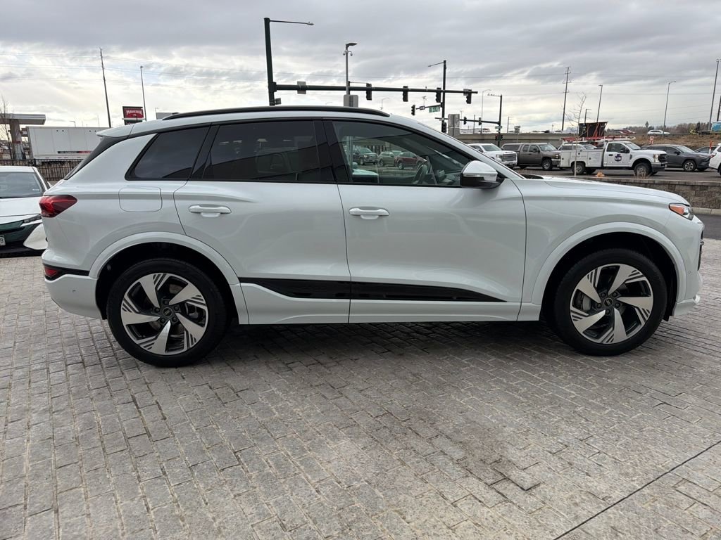 Used 2025 Audi Q6 e-tron Premium w/ Convenience Package image 6