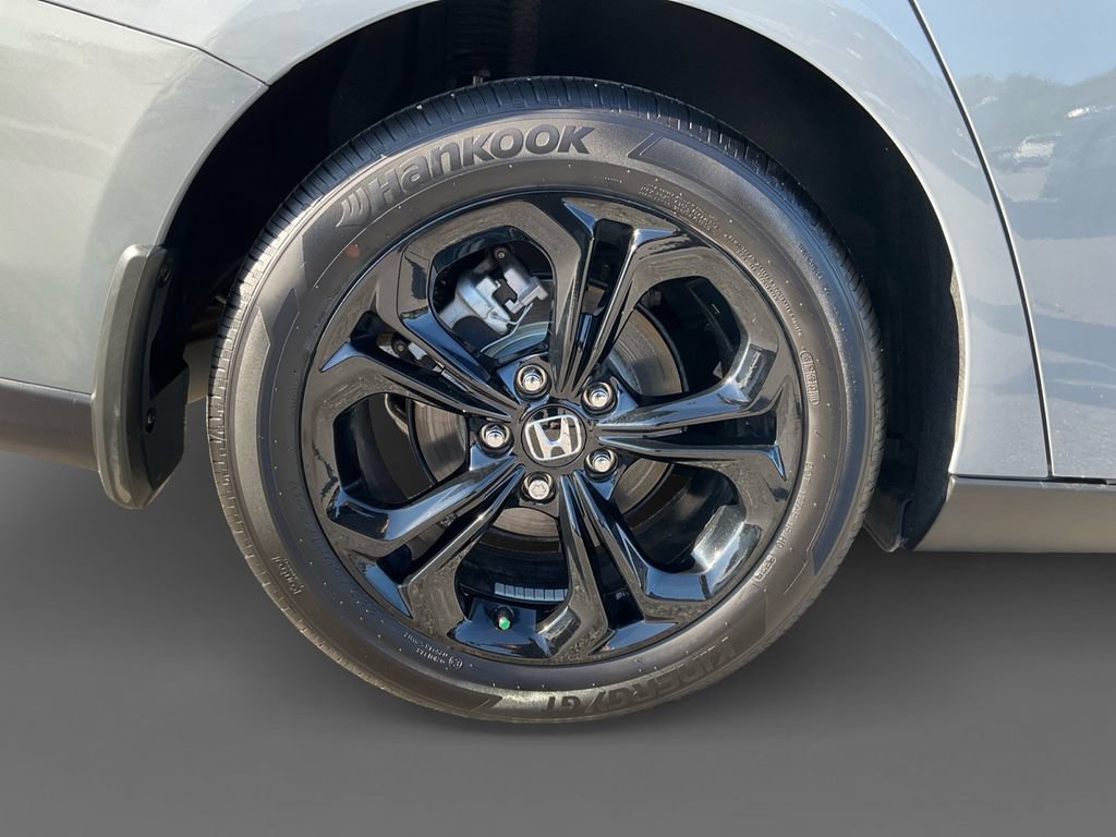 Used 2025 Honda Accord SE image 11
