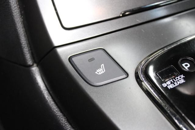 Used 2011 Hyundai Genesis 3.8 RWD image 15