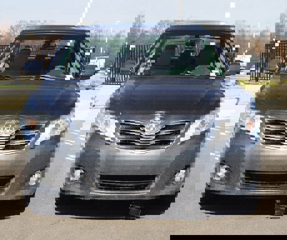 Used 2011 Toyota Camry XLE image 16