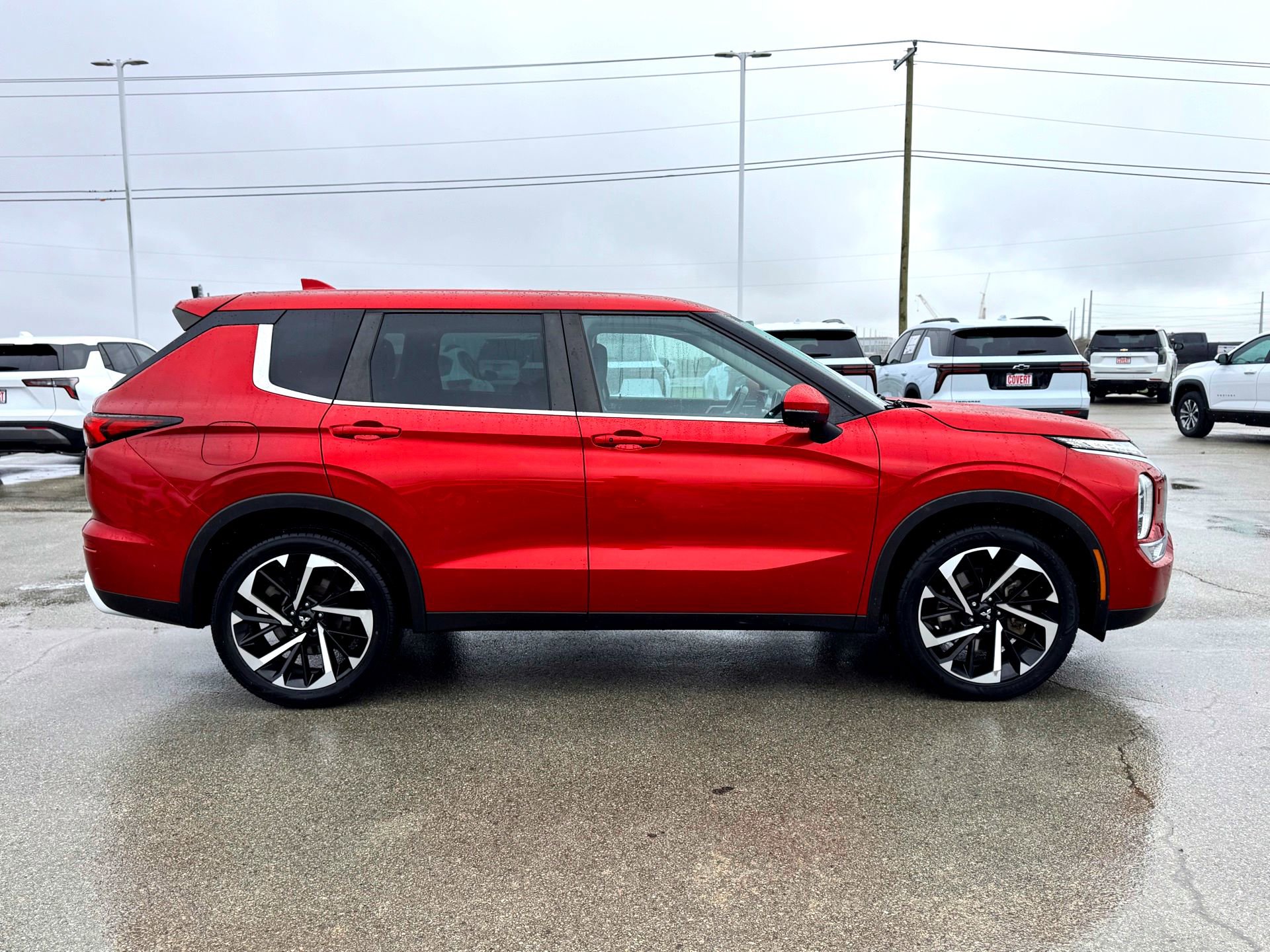 Used 2022 Mitsubishi Outlander SE image 5