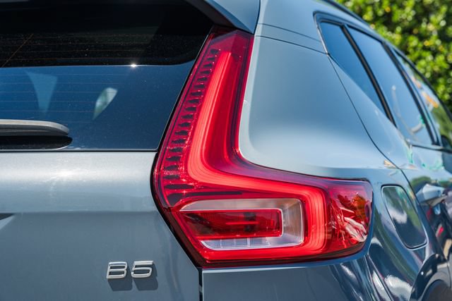 Certified 2023 Volvo XC40 B5 Plus w/ Climate Package AWD/4WD image 7