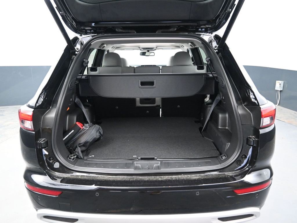 New 2025 Mitsubishi Outlander SEL image 9