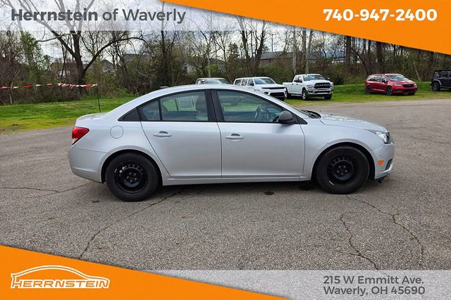 Used 2013 Chevrolet Cruze LS image 29