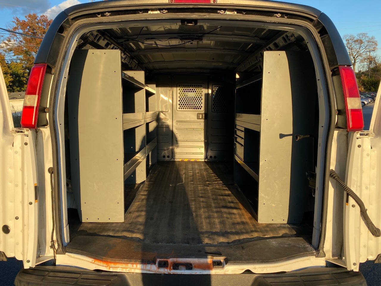Used 2012 Chevrolet Express 2500 RWD image 17