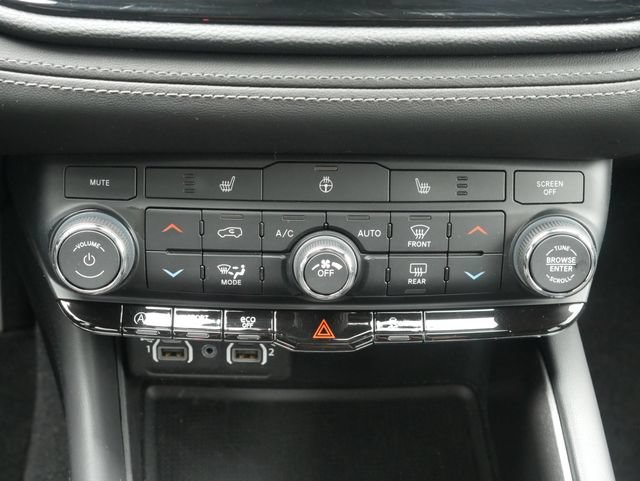 Used 2024 Dodge Durango SXT w/ SXT Blacktop Group AWD/4WD image 22