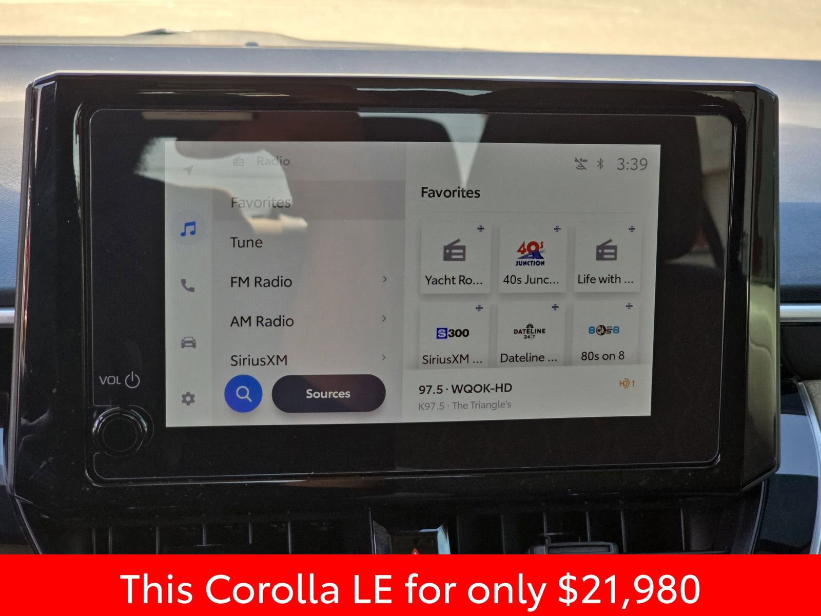 Used 2025 Toyota Corolla LE image 26