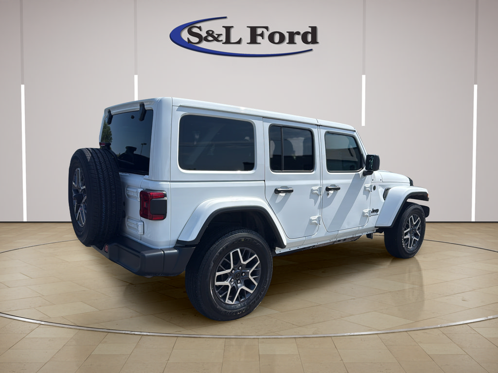 Used 2025 Jeep Wrangler Unlimited Sahara AWD/4WD image 8