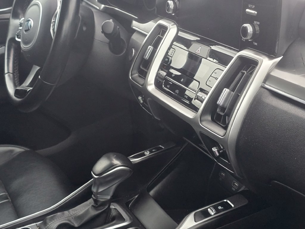 Used 2021 Kia Sorento S AWD/4WD image 16
