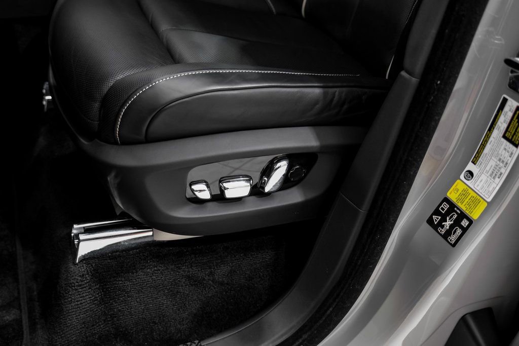 Used 2023 Rolls-Royce Cullinan Black Badge w/ Driver's Package image 35