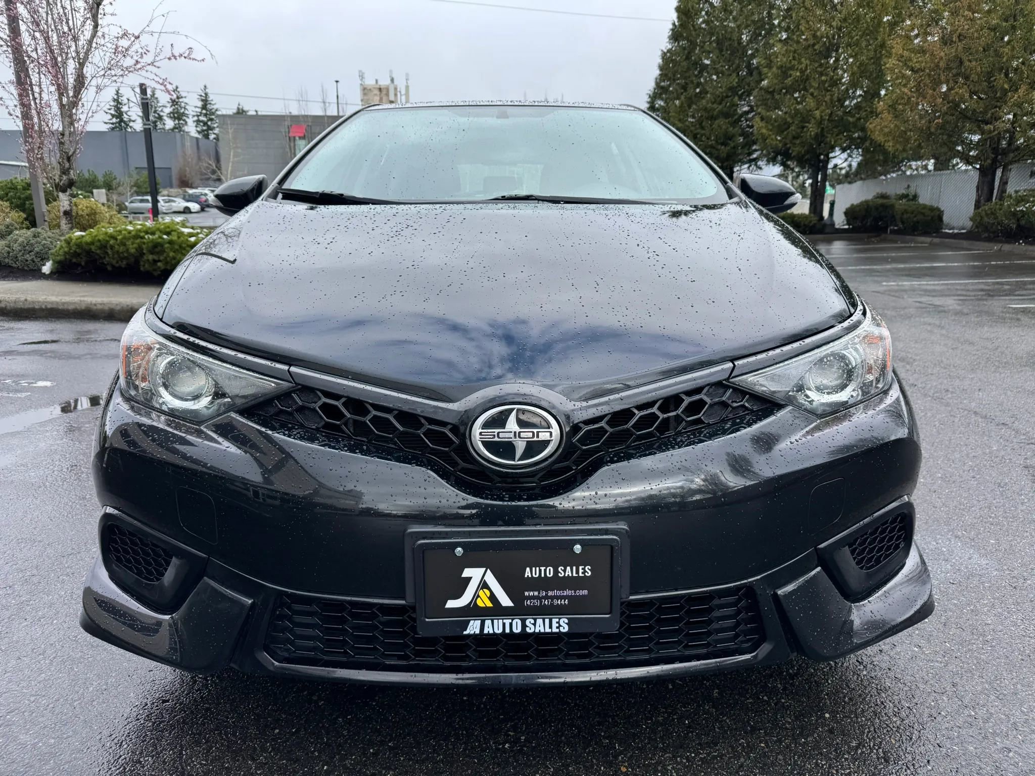 Used 2016 Scion iM Hatchback 4D image 3