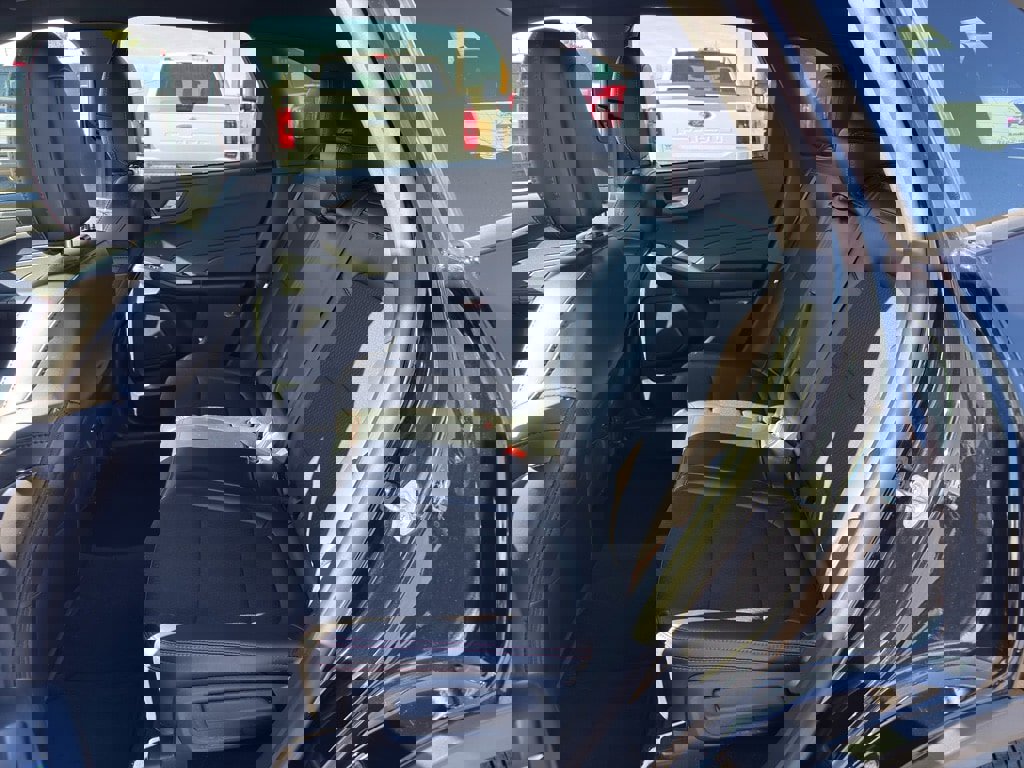 Used 2025 Ford Escape ST-Line image 19