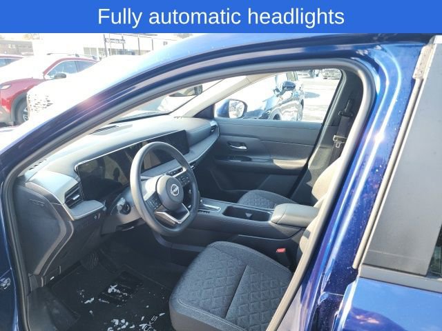 Certified 2025 Nissan Kicks SV w/ Charging Package image 11