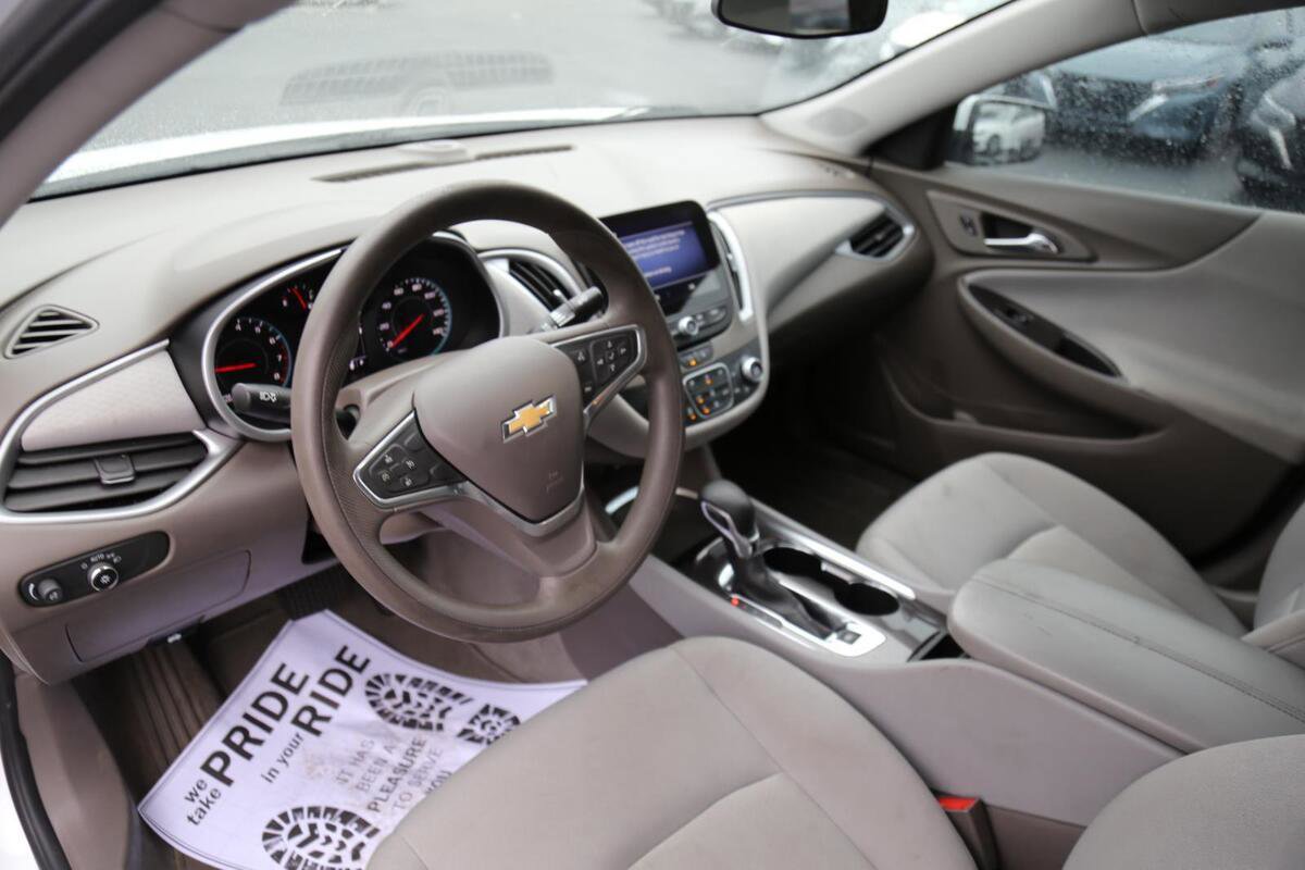 Used 2022 Chevrolet Malibu LT image 6