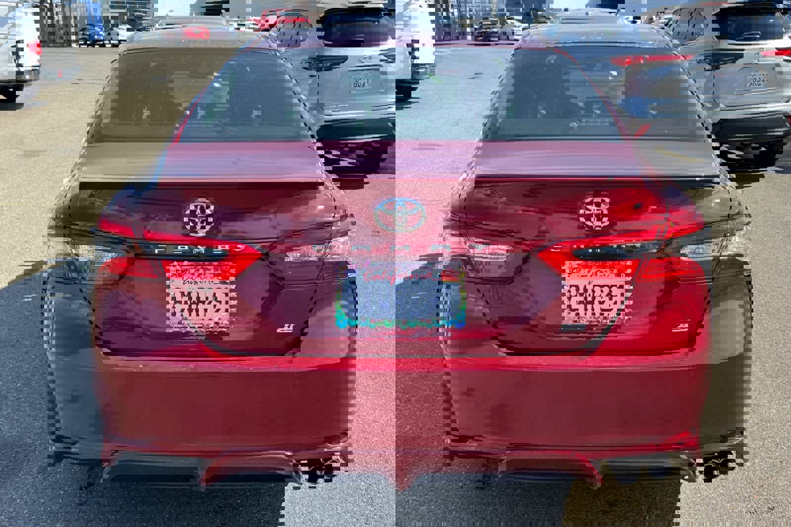 Certified 2018 Toyota Camry SE w/ Moonroof Package image 5