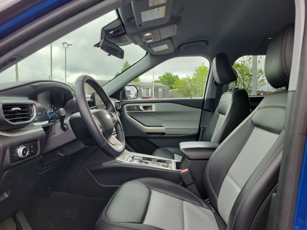 Certified 2023 Ford Explorer XLT w/ Equipment Group 202A AWD/4WD image 18