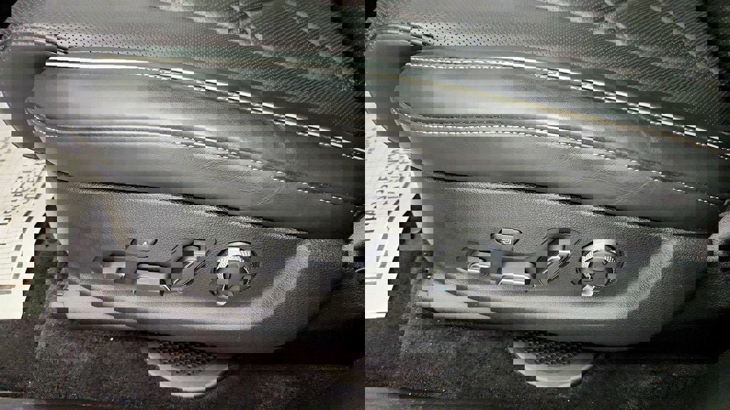 Used 2025 Genesis GV80 3.5T Prestige image 12