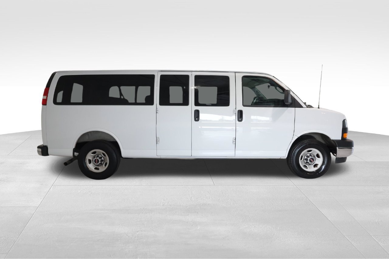 Certified 2025 GMC Savana 3500 LT w/ LT Preferred Equipment Group RWD image 4