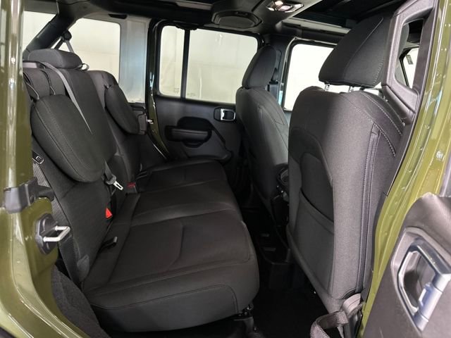 Used 2023 Jeep Wrangler Unlimited w/ Sun & Screen Package image 27
