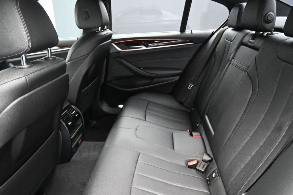 Used 2023 BMW 540i w/ Convenience Package RWD image 31