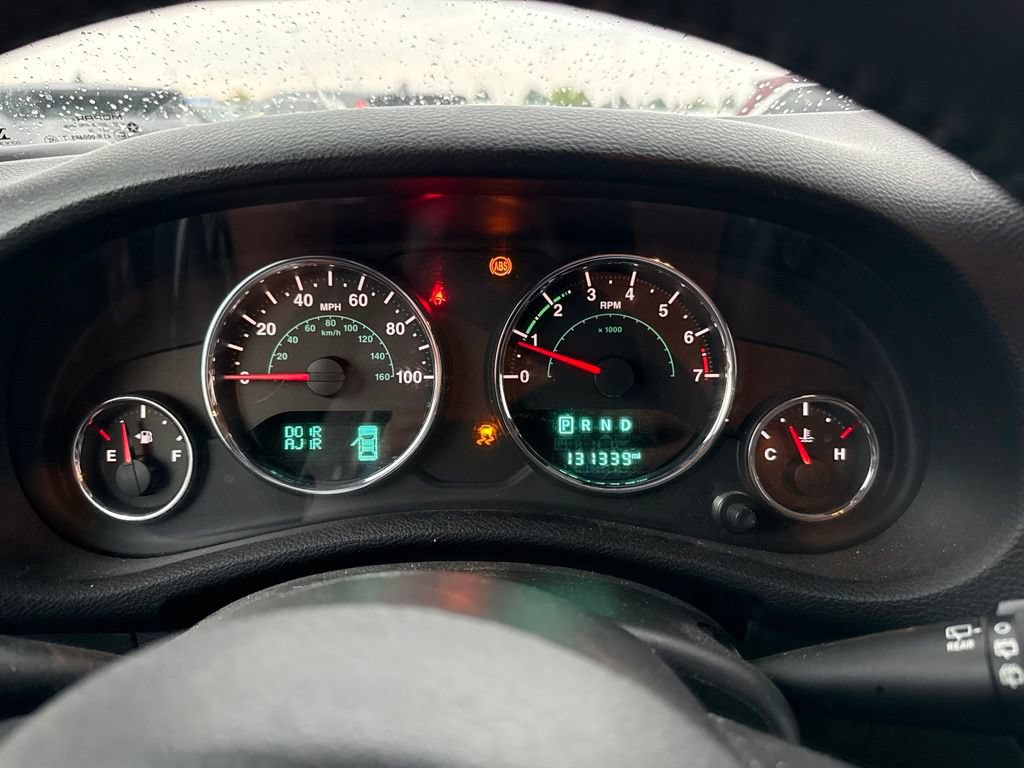 Used 2016 Jeep Wrangler Unlimited Sahara w/ Connectivity Group AWD/4WD image 27