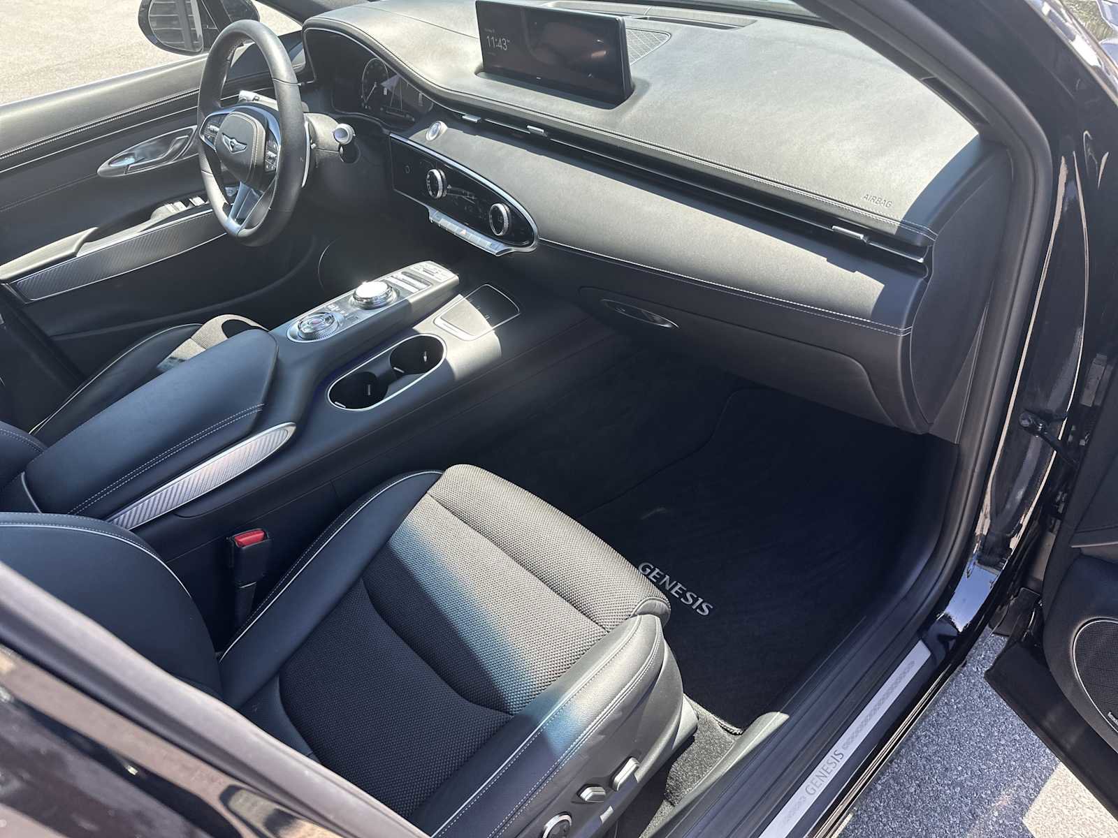Used 2024 Genesis GV70 2.5T w/ Sport Prestige Package AWD/4WD image 25