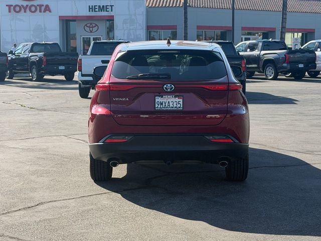Used 2023 Toyota Venza LE AWD/4WD image 7
