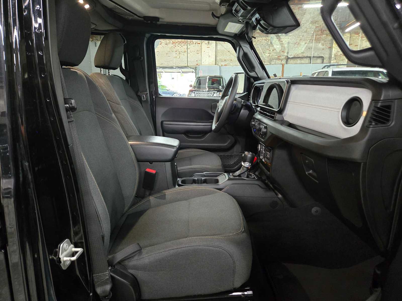 Used 2024 Jeep Wrangler Unlimited AWD/4WD image 11