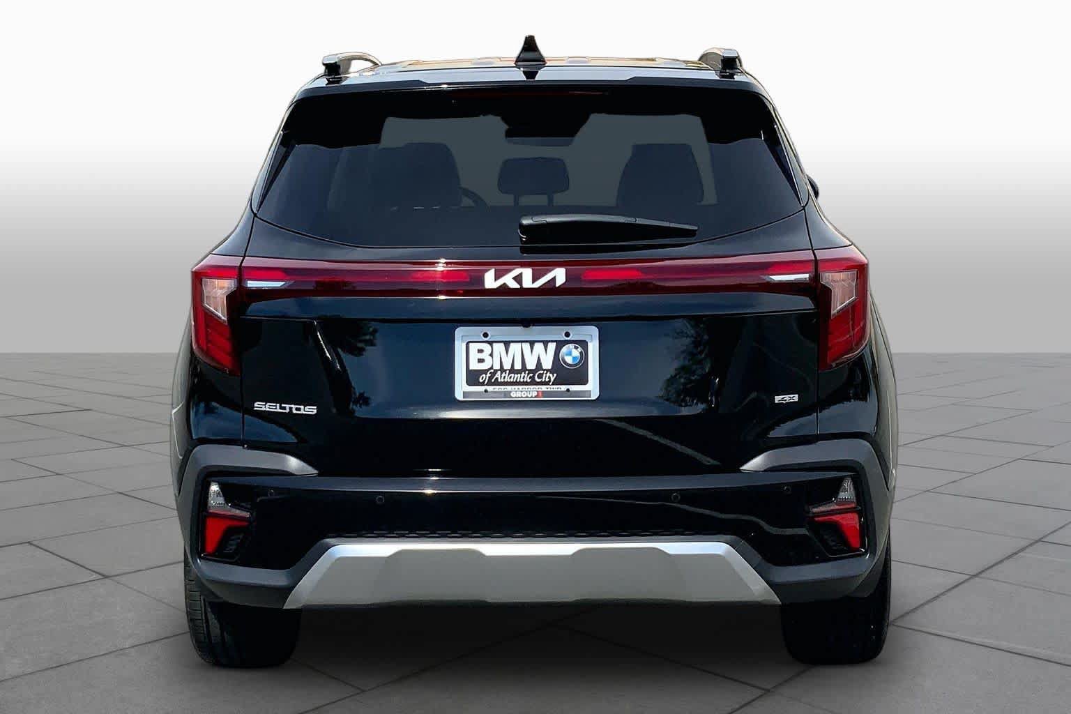 Used 2025 Kia Seltos SX w/ SX Sunroof Package AWD/4WD image 4