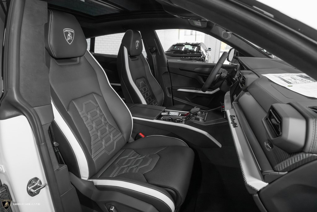 Used 2025 Lamborghini Urus SE image 53