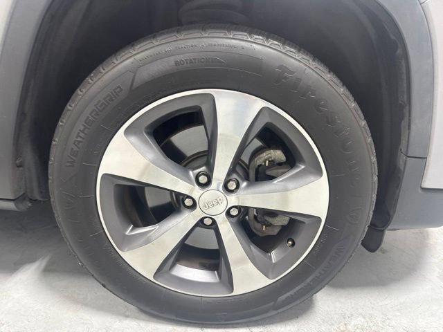 Used 2019 Jeep Cherokee Limited AWD/4WD image 4