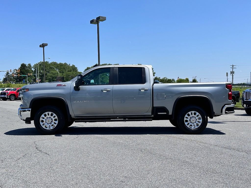 Used 2025 Chevrolet Silverado 2500 LT w/ Safety Package AWD/4WD image 7