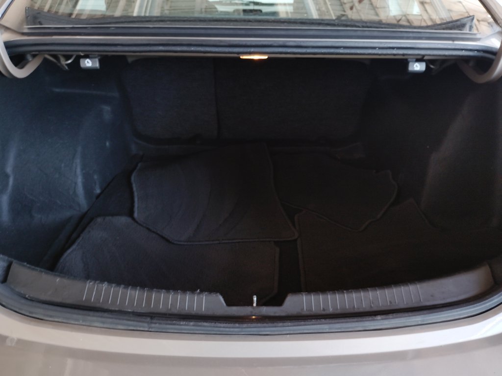 Used 2023 Chevrolet Malibu LT FWD image 18