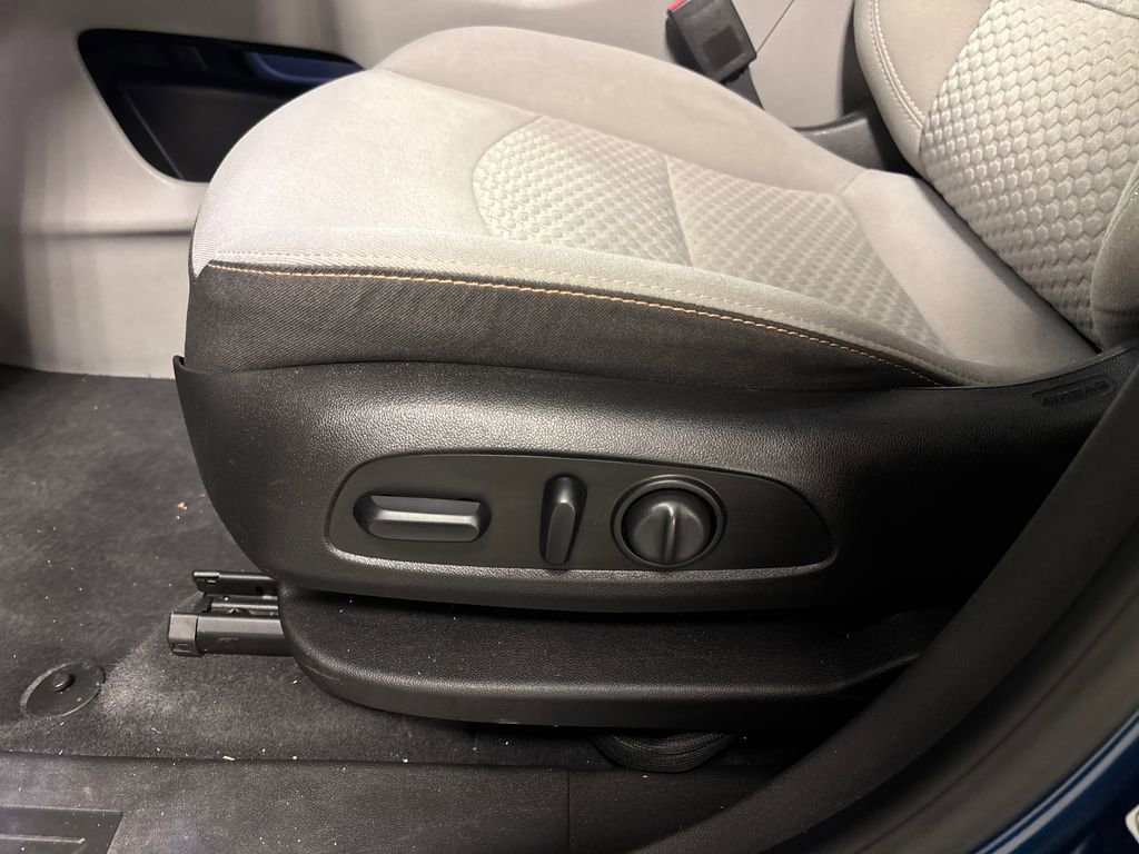 Used 2020 GMC Terrain SLE w/ Driver Convenience Package FWD image 25