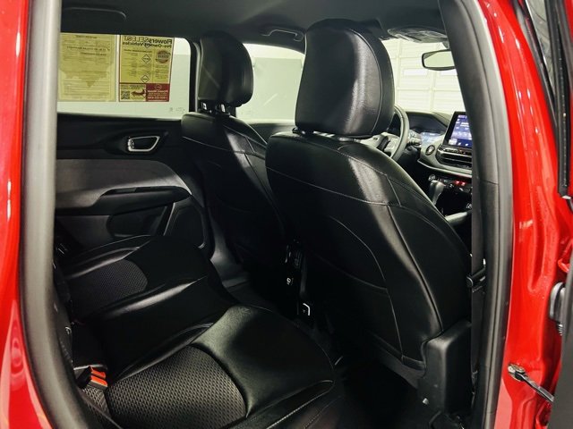 Used 2024 Jeep Compass Latitude image 28