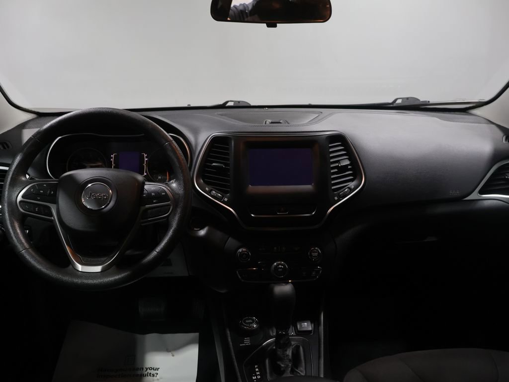 Used 2019 Jeep Cherokee Latitude w/ Popular Appearance Group image 17