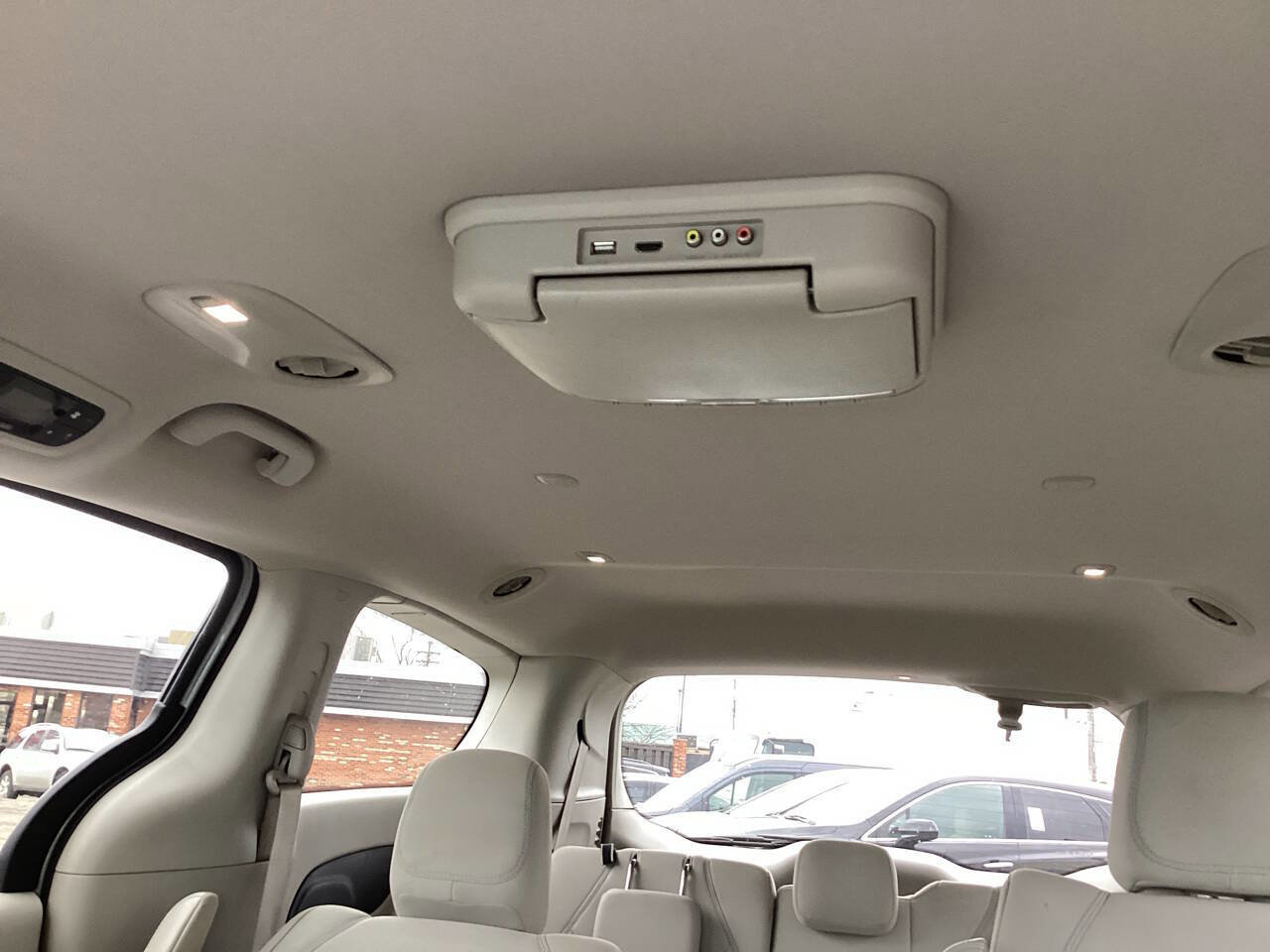 Used 2018 Chrysler Pacifica Touring Plus FWD image 20