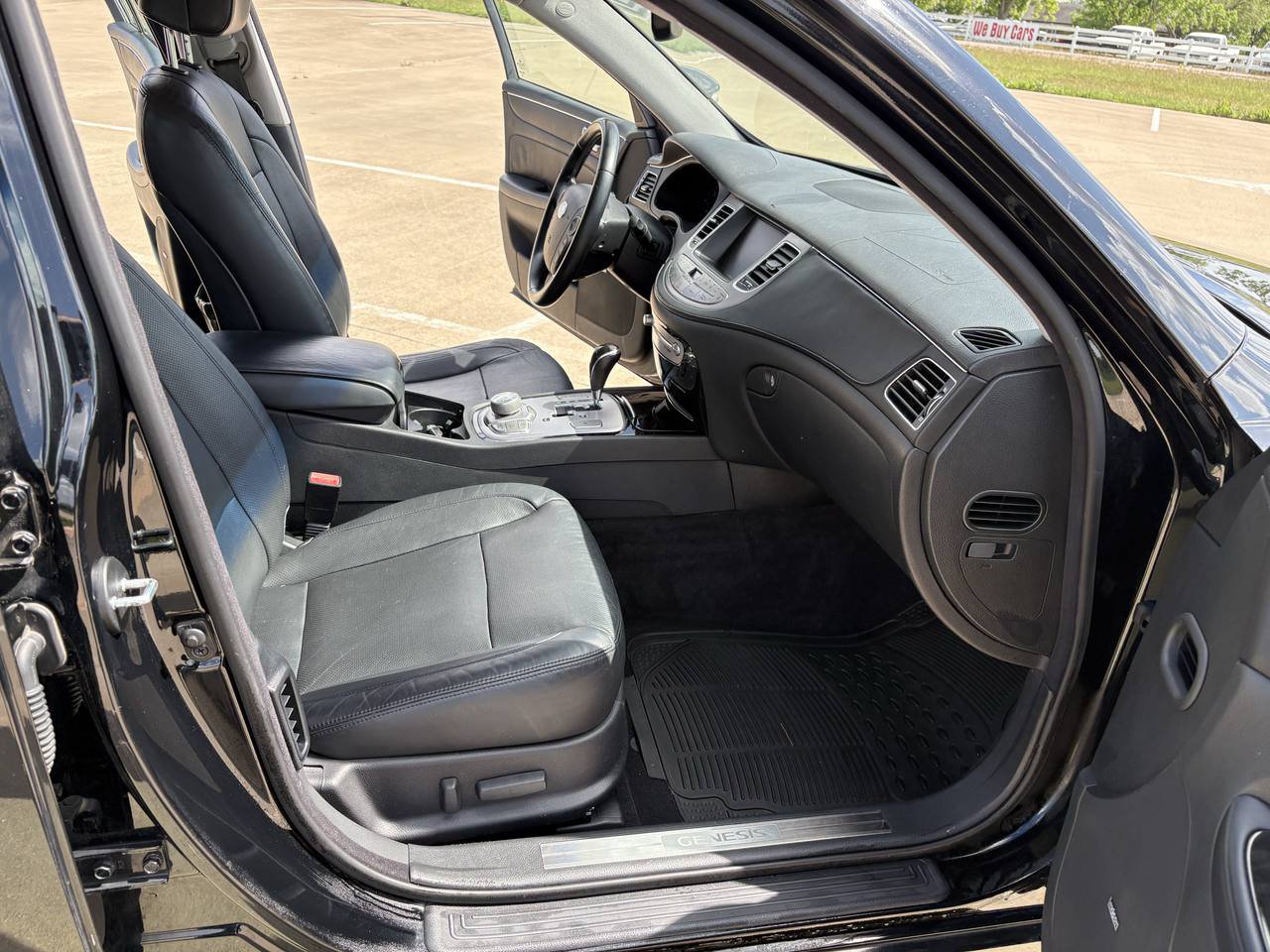 Used 2012 Hyundai Genesis 3.8 w/ Premium Pkg RWD image 12