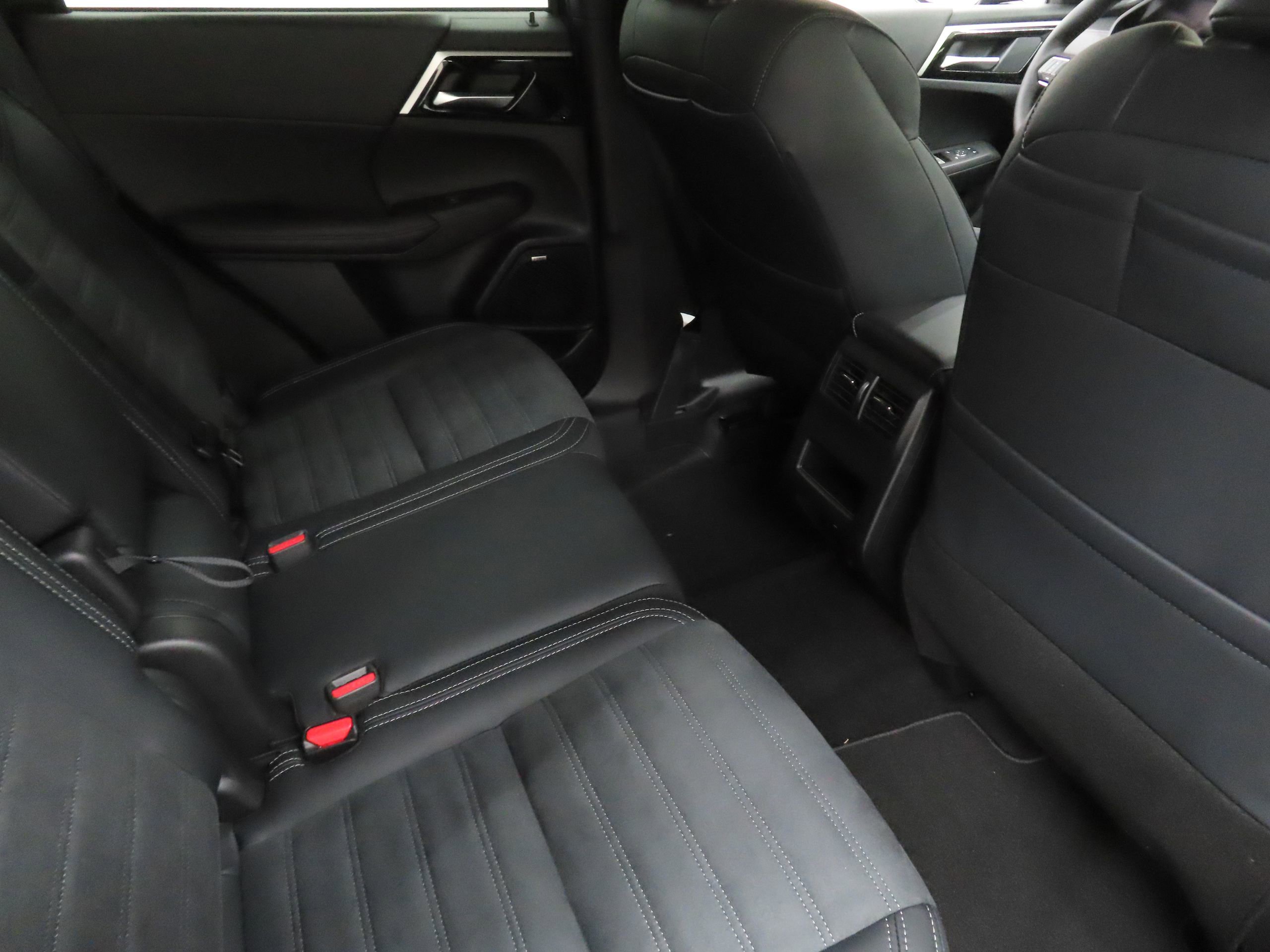 New 2026 Mitsubishi Outlander LE FWD image 23