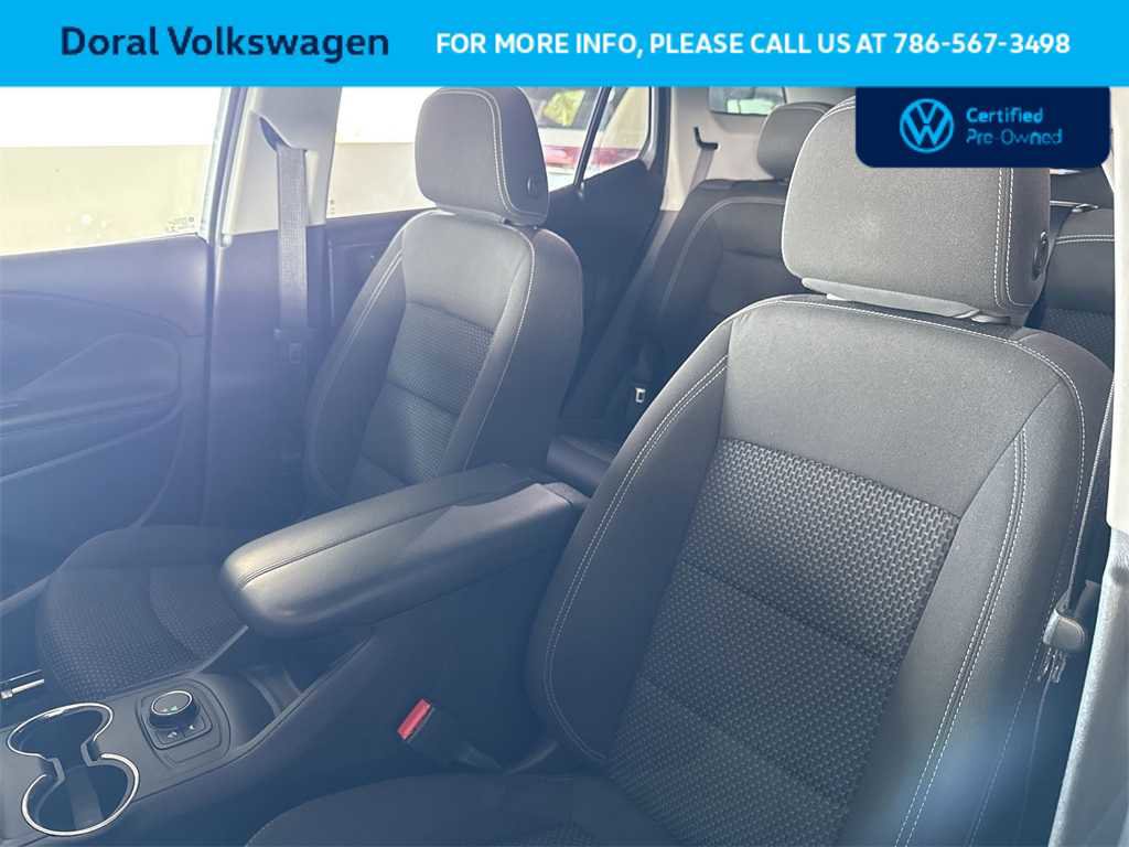 Used 2023 GMC Terrain SLE image 14