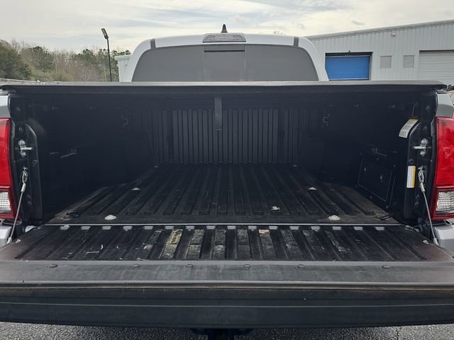 Used 2022 Toyota Tacoma SR5 w/ Technology Package image 12