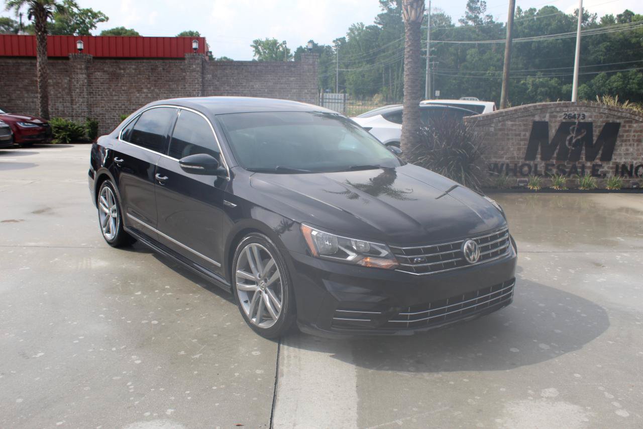 Used 2017 Volkswagen Passat 1.8T R-Line FWD image 5