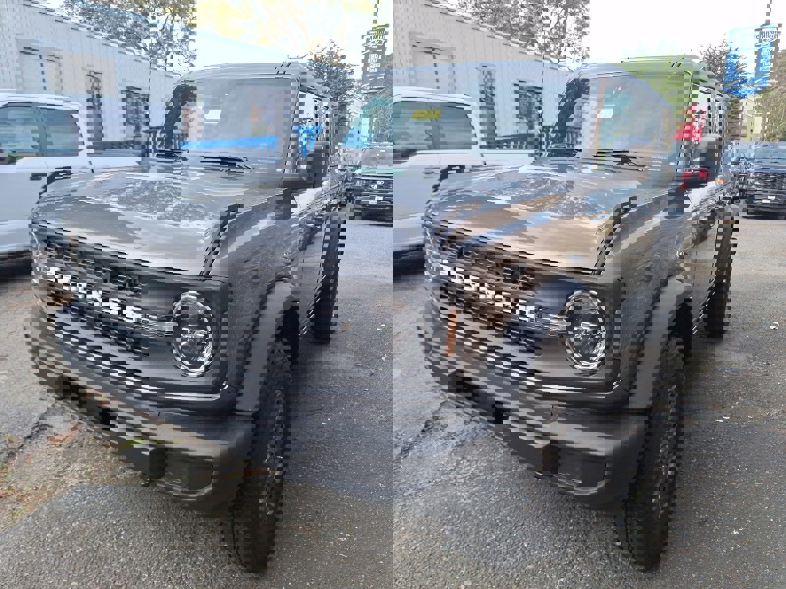 Used 2025 Ford Bronco Big Bend image 3