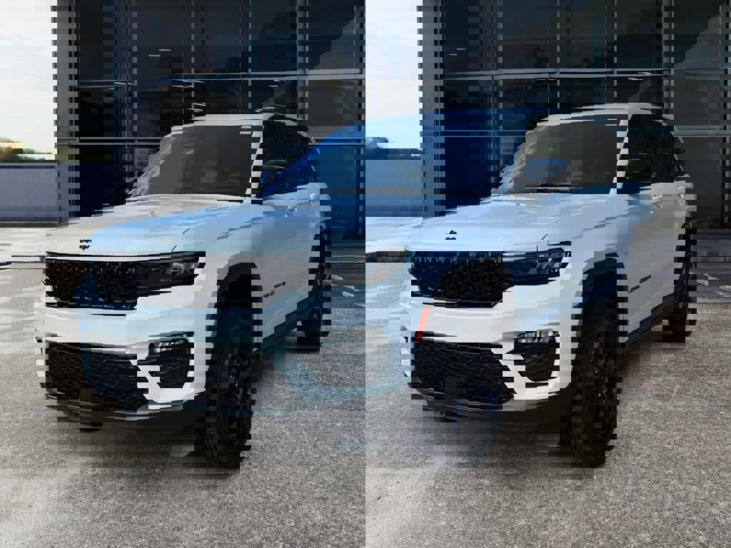 New 2025 Jeep Grand Cherokee Limited w/ Black Appearance Package image 3