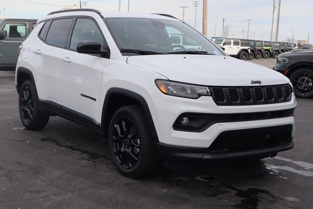 New 2026 Jeep Compass Latitude image 2