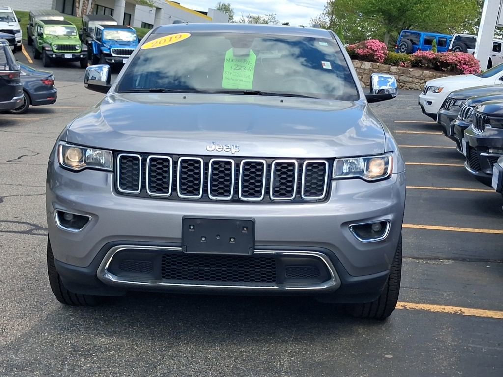 Used 2019 Jeep Grand Cherokee Limited AWD/4WD image 3