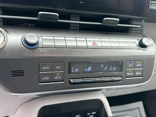 Used 2024 Hyundai Kona SEL AWD/4WD image 28