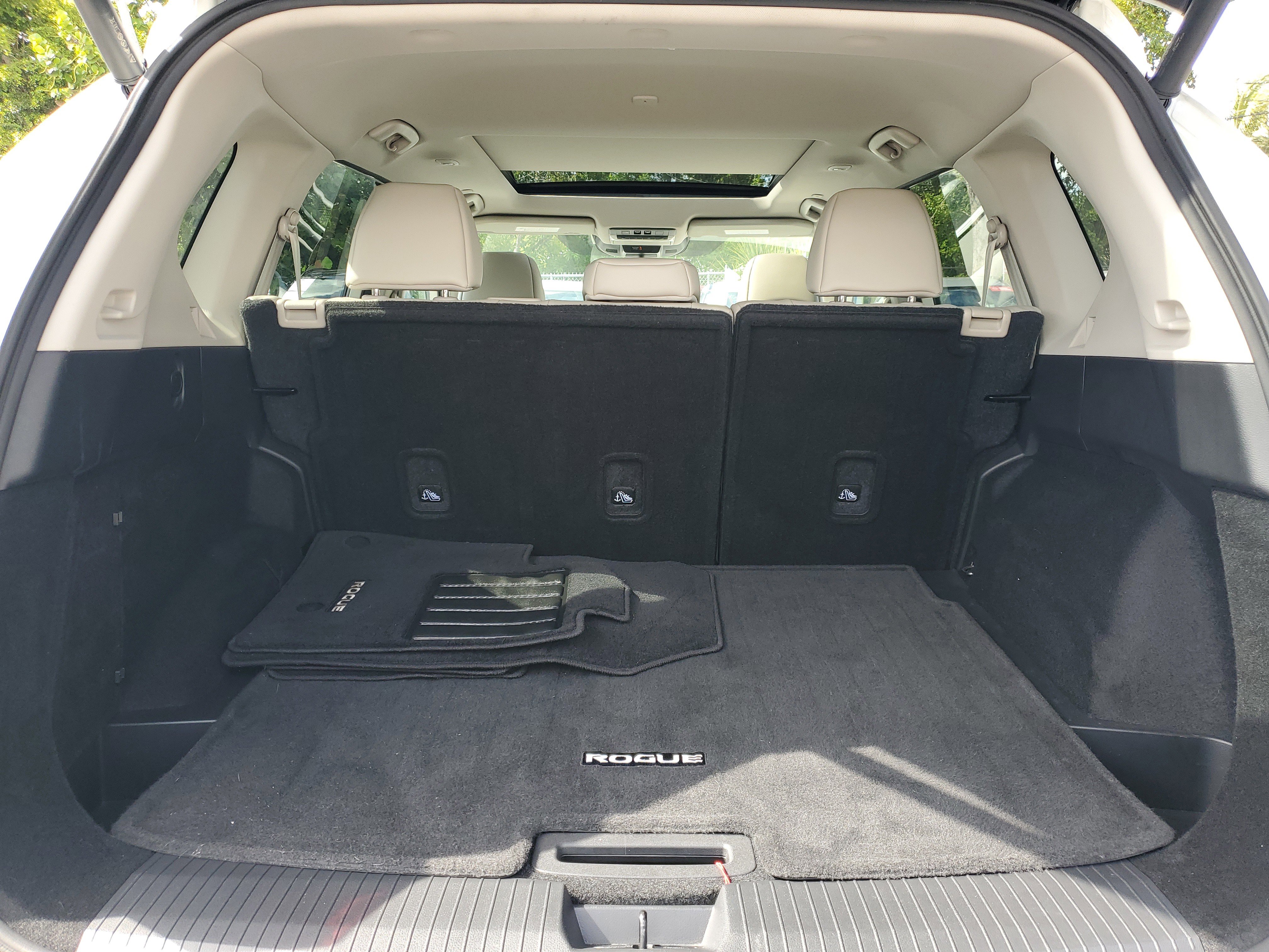 Certified 2022 Nissan Rogue SV w/ SV Premium Package image 15