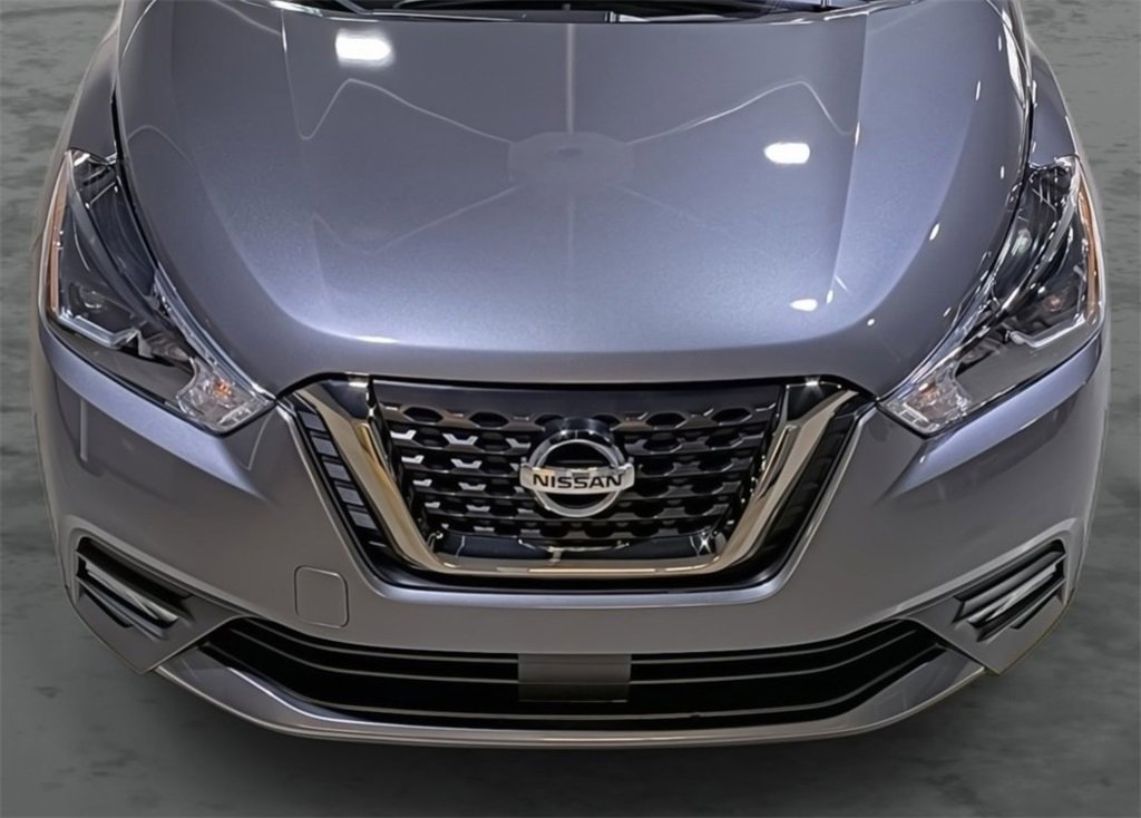 Used 2020 Nissan Kicks SR image 16