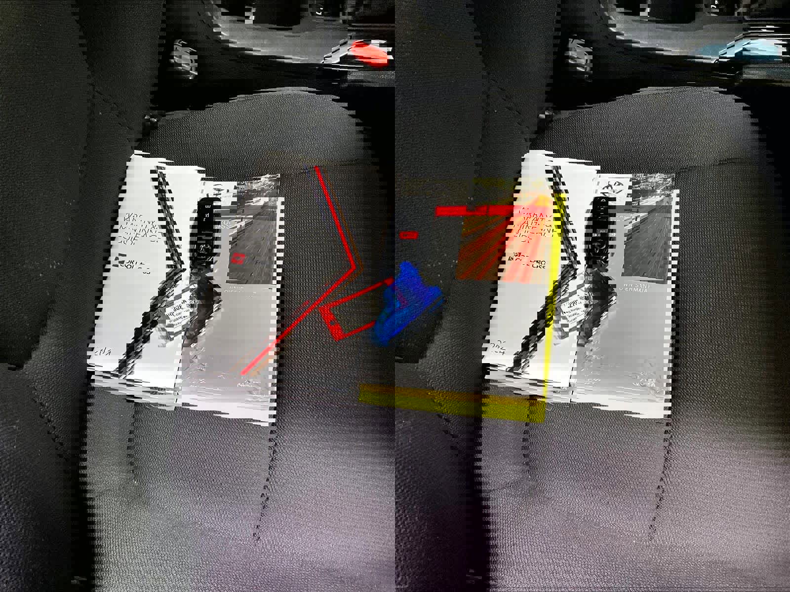 Used 2024 Toyota Corolla Cross LE image 31